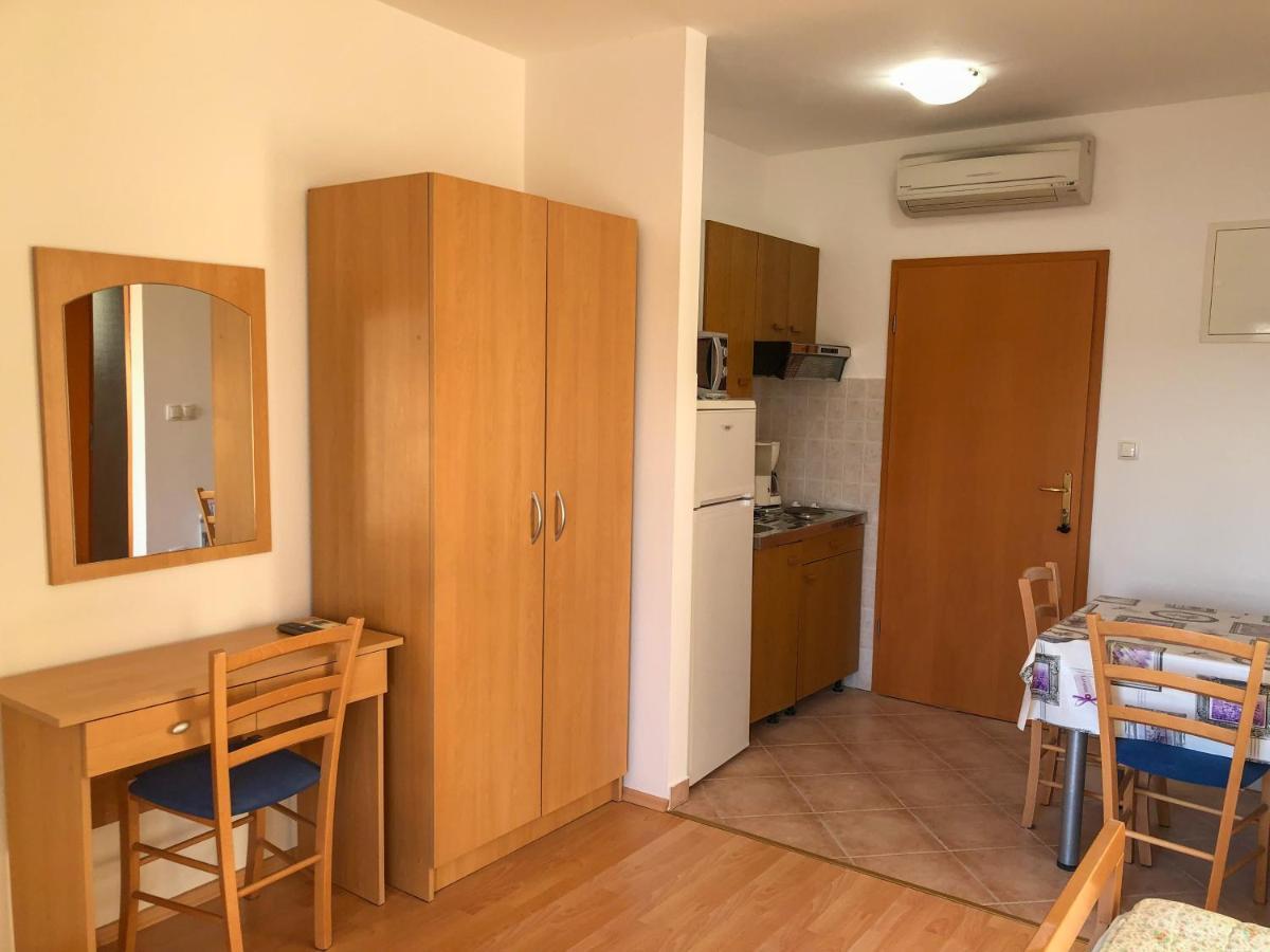 Apartments Palit Rab Exterior foto